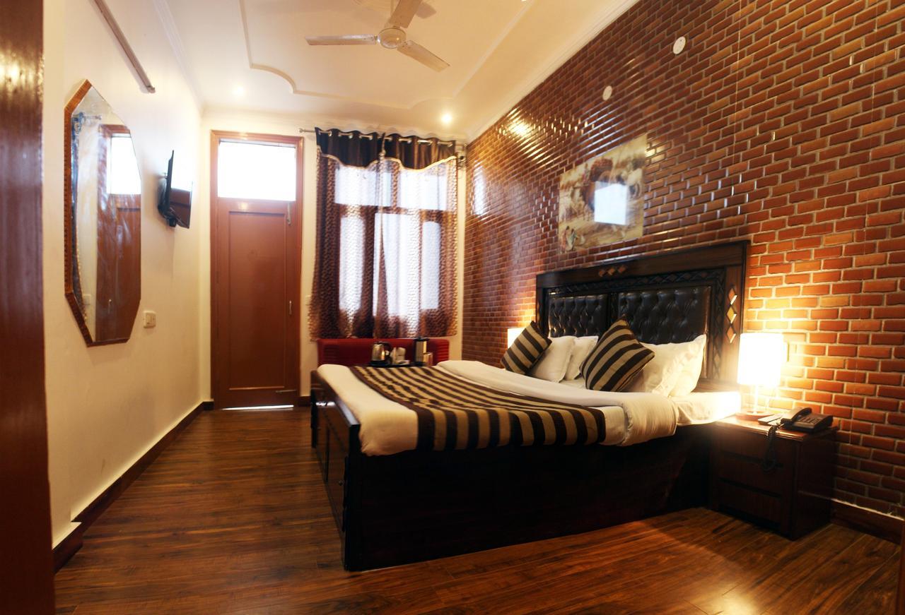 Divyansh Hotel Dharamszala Kültér fotó